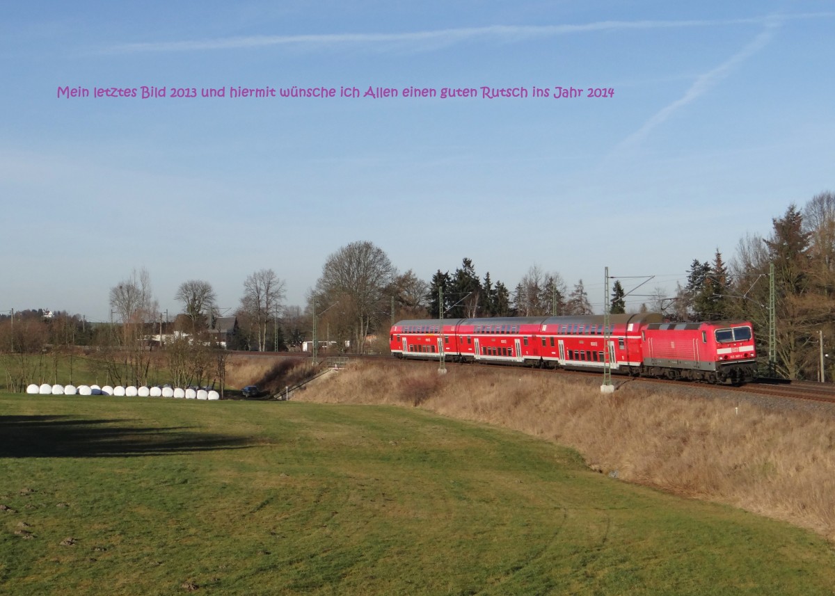 Am 31.12.13 kam 143 367-1 von Hof gen Plauen gefahren und weiter nach Dresden. Hier zusehen in Oberjössnitz. Nochmals allen hier bei Bahnbilder einen guten Rutsch!!