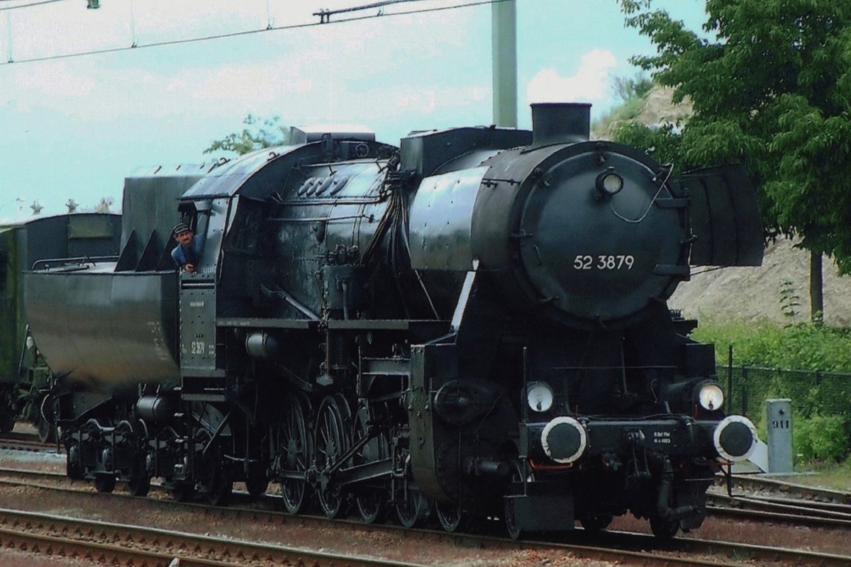 Am 4 September 2007 steht VSM 52 3879 in Dieren. Die 52 3879 ist 1989 durch die SSN aus Österreichischen bestand gekauft worden und wurde 2004 an die VSM verkauft.