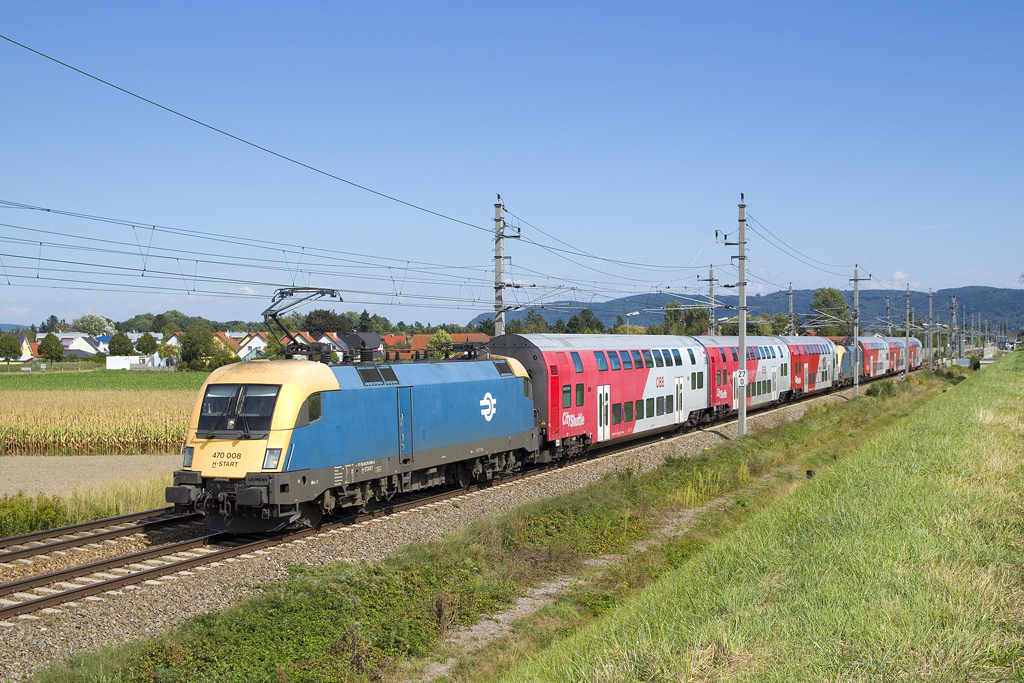 Am 4. September 2016 sind 470 008 sowie 470 006 mit der hinteren Garnitur am REX 2114 von Wien Franz-Josefs Bahnhof nach České Velenice unterwegs und konnten nahe Muckendorf-Wipfing abgelichtet werden. 