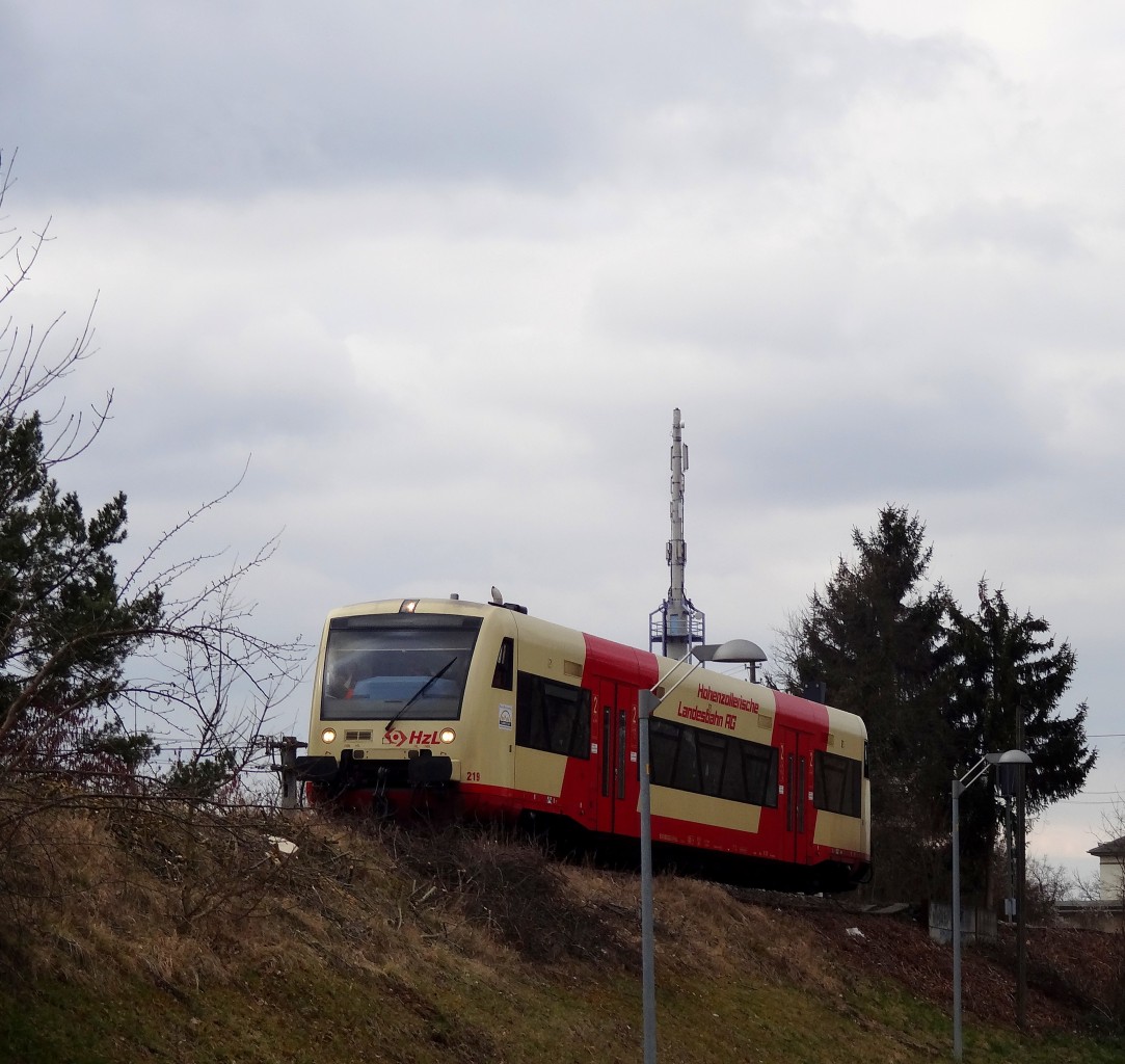 Am 4.3.14 verließ der HzL VT219 den Hechinger Bahnhof auf seinem Weg nach Burladingen. 
