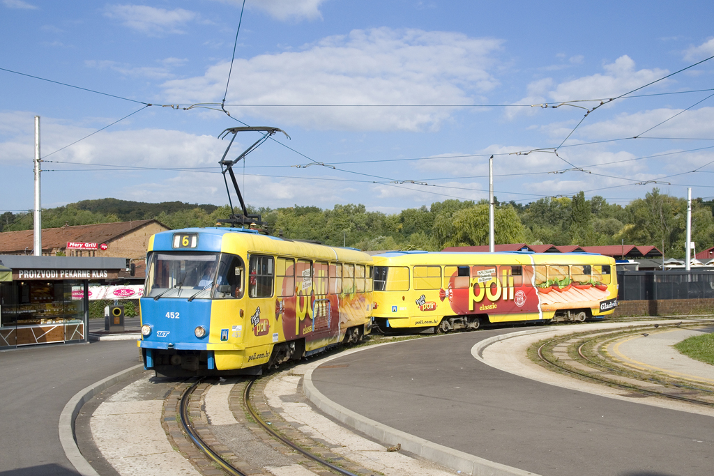 Am 5. September 2021 ist Tatra T4YU 452 mit B4YU 861 auf der Linie 6, Kurs 09 unterwegs und absolvier soeben die Wendefahrt an der Enstation Črnomerec. 