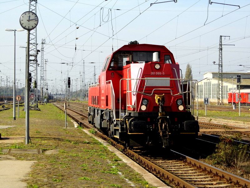 Am 5.10.2014 fuhr die 261 066-5 von der DB von  Stendal nach Magdeburg .