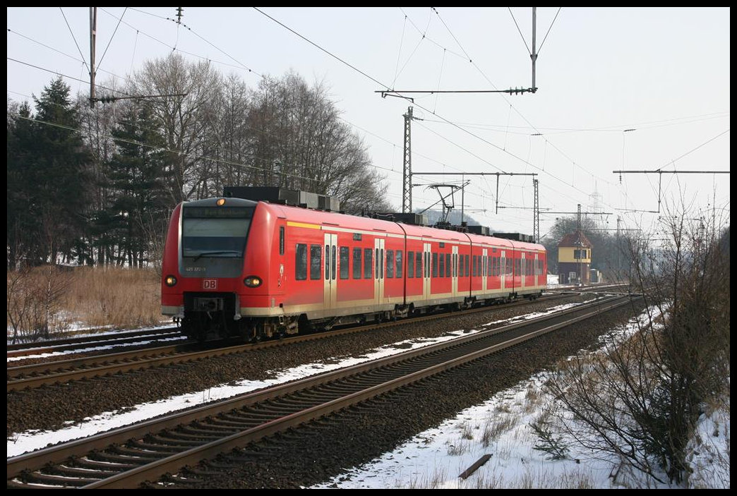 Am 5.3.2005 ist hier der DB 425572 aus Bielefeld in Westerkappeln Velpe nach Rheine bzw. weiter nach Bad Bentheim unterwegs.