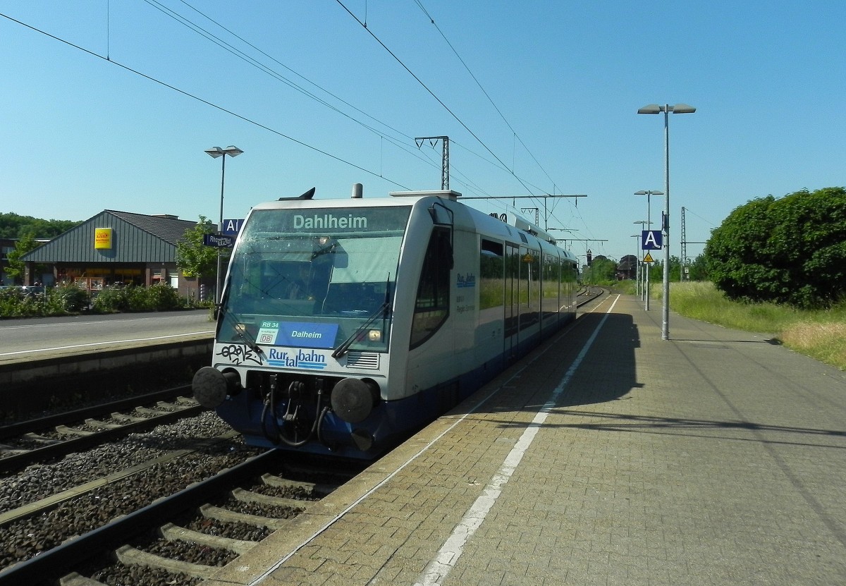 Am 5.6 kam die RB34 nach Dalheim in Rheydt eingefahren. Der RegioSprinter wurde von der DB angemietet und reicht für die Strecke aus. Ab 2017 wird VIAS die Linie übernehmen. 

Rheydt 05.06.2015