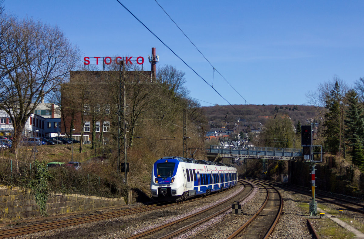 Am 6. April 2018 durchfährt 9442 367 als RB48 nach Köln Hbf Wuppertal-Sonnborn.