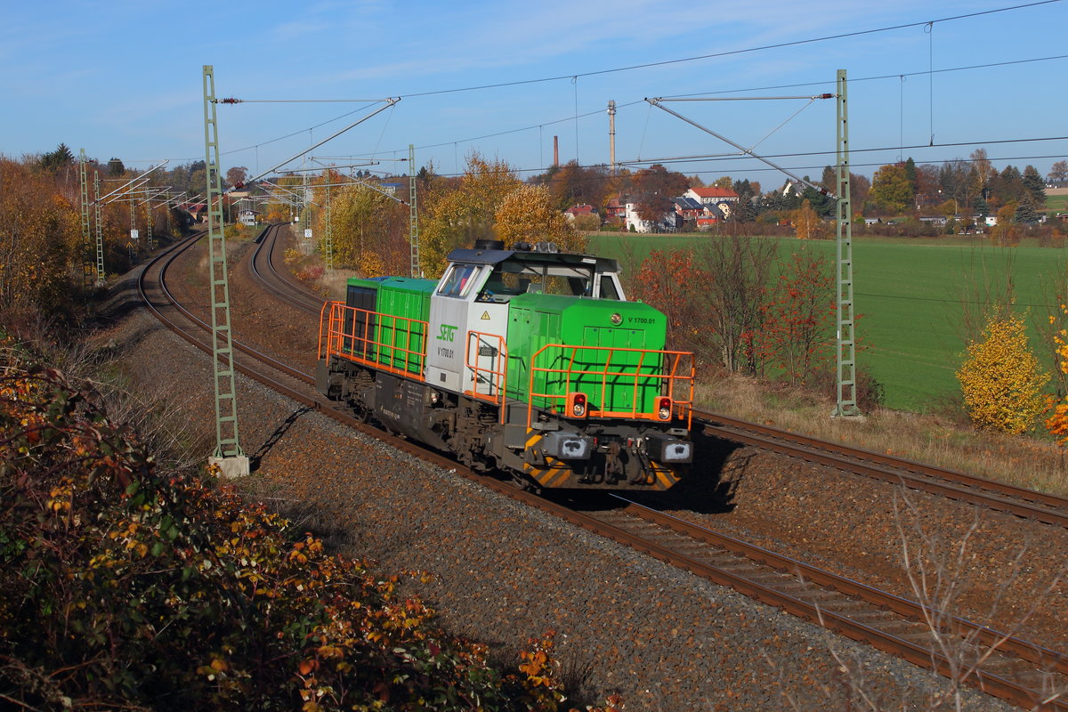 Am 6.11.2018 fuhr durch Syrau in Richtung Plauen die G1700.01 der Salzburger Eisenbahn und Transportgesellschaft.