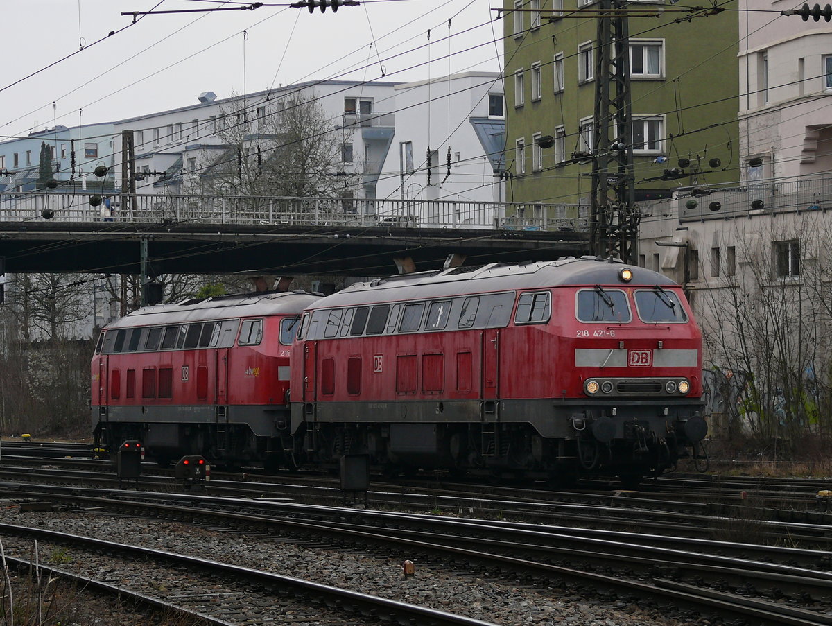 Am 6.2.21 rangierten 218 421 und 218 481 im Ulmer Hbf, um kurz darauf in Richtung Stuttgart zu fahren um den IC 119 abzuholen.