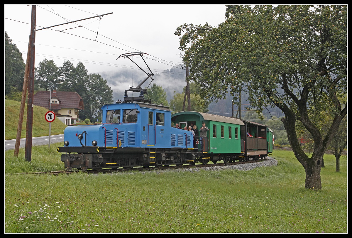 Am 7.09.2019 fanden die Saisonabschlussfahrten auf der Breitenauerbahn statt. Die E4 pendelte an diesem Tag fünfmal zwischen Mixnitz und der Breitenau. Hier zu sehen bei Mautstatt.