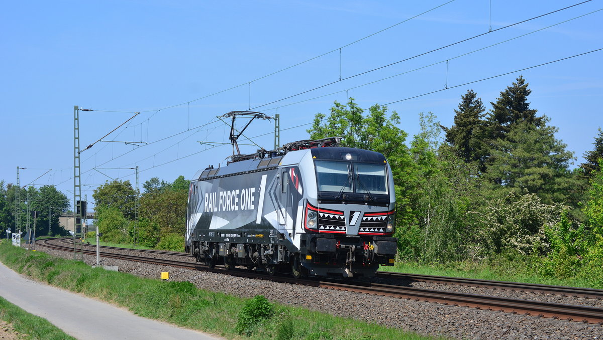 Am 7.5 konnte ich bei Kaarst nedlich die 193 623 von Rail Force One ablichten. Hier war sie Lz auf den Weg in Richtung Neuss und weiter nach Köln.

Kaarst 07.05.2020