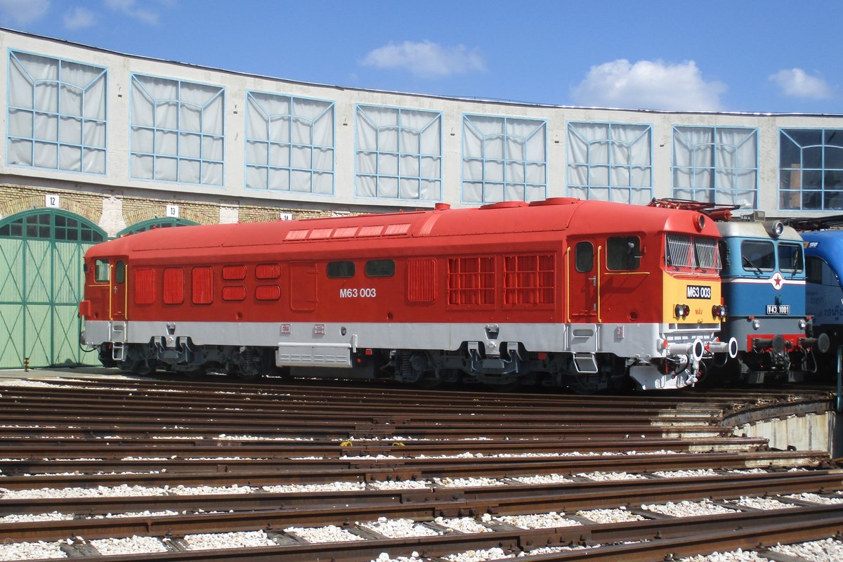 Am 8 September 2018 steht Prototyp Diesellok M63-003 ins Budapester Eisenbahnmuseum Füsti.