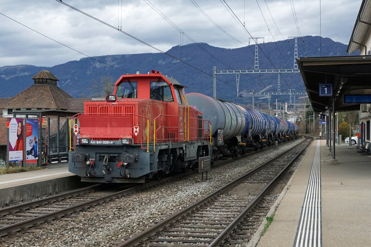 Am 841 009-4 (WRS).
Die Re 430 114 von Widmer Rail Services (WRS) beim Passieren vom Bahnhof Solothurn West in Richtung Westen. Am Schluss dieses Zuges wurde die WRS Am 841 009-4, ehemals SBB, mitgeschleppt.
Walter Ruetsch
