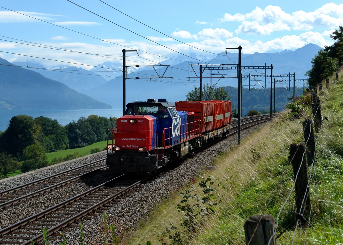 Am 843 060 mit einem Gterwagen am 01.09.2011 bei Einigen.