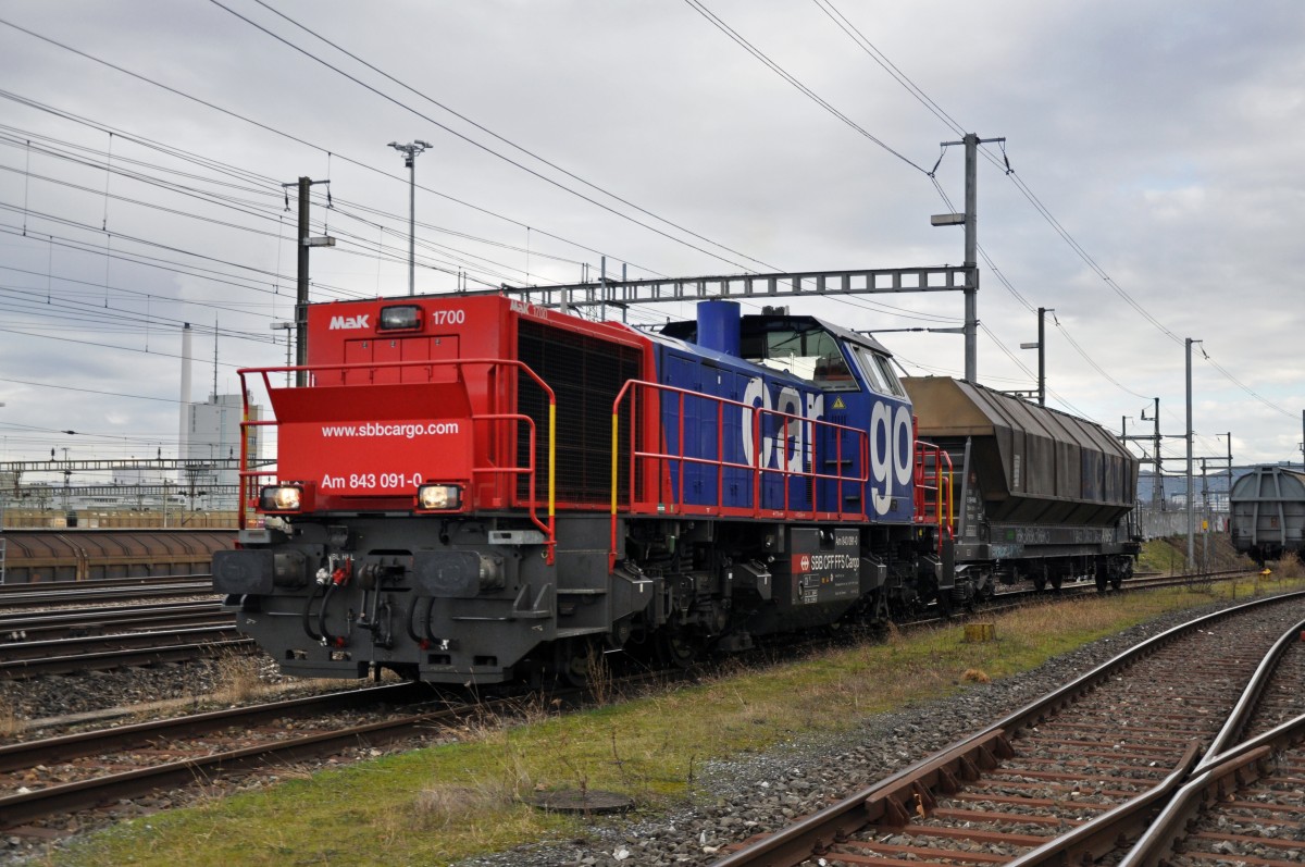 Am 843 091-2 beim Bahnhof Muttenz. Die Aufnahme stammt vom 17.01.2014.