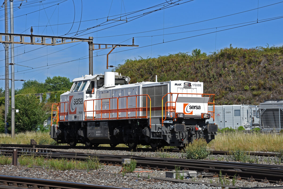 Am 843 151-2 von SERSA durchfährt solo den Bahnhof Pratteln. Die Aufnahme stammt vom 25.06.2022.