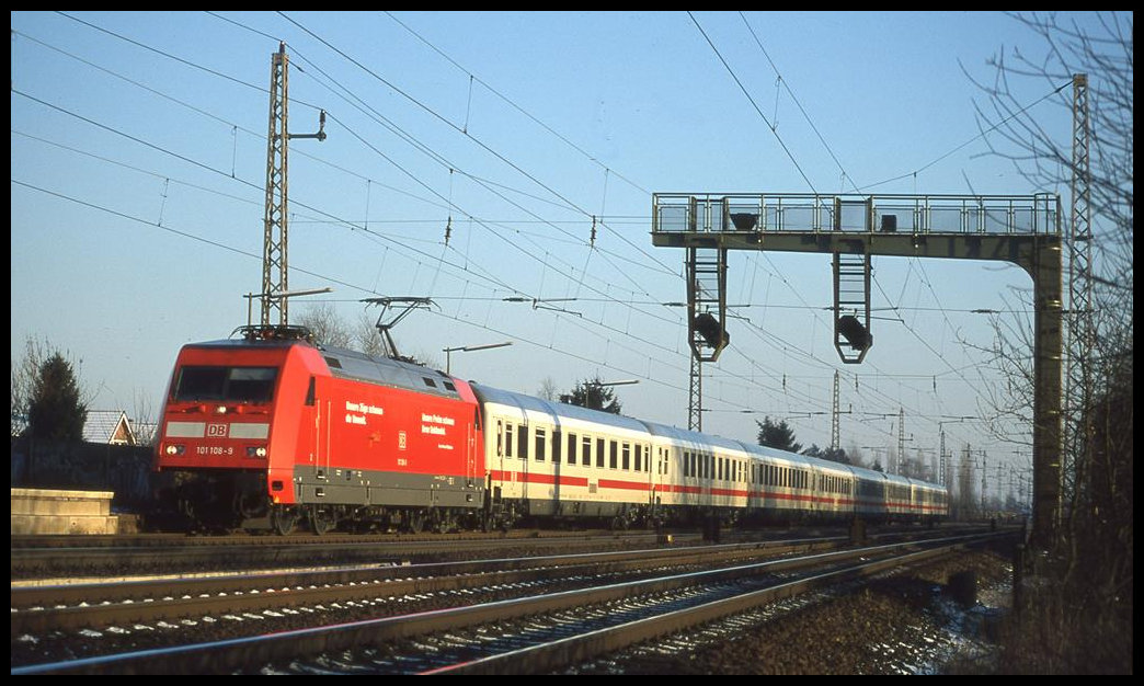 Am 9.1.2003 kam mir die DB Preis Lok 101108 mit einem Intercity in Richtung Minden um 14.52 Uhr in Dedensen vor die Linse.