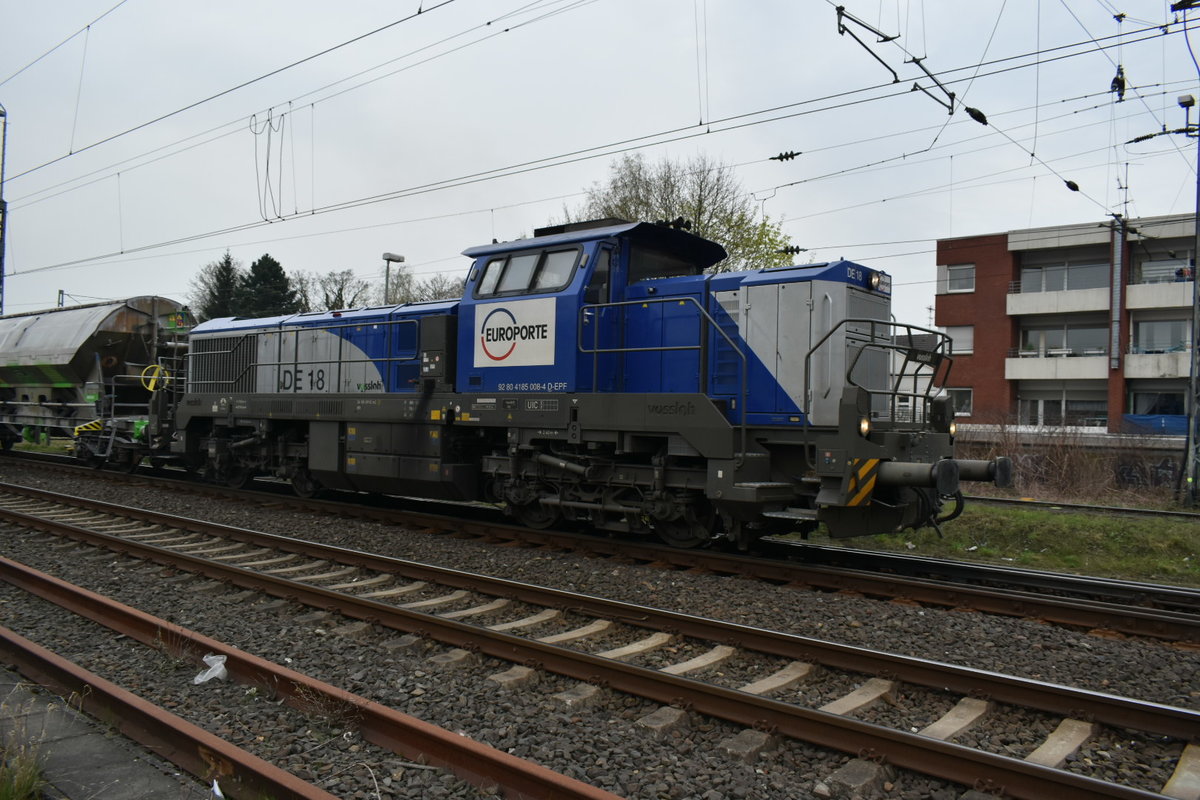 Am 9.4.2018 verlässt die 4185 008-4 Rheydt Hbf in Richtung Köln, sie musste erst einen Gegenzug aus dem eingleisigen Abschnitt zwischen Rheydt Hbf und Rheydt-Odenkirchen passieren lassen, bevor sie mit ihrem Kalkzug ihre Fahrt fortsetzen konnte.
