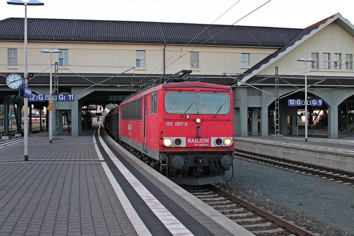 Am Abend des 16.08.2013 durcheilte die 155 087-0 mit einem gemischten Gterzug den Darmstdter Hbf gen Sden.