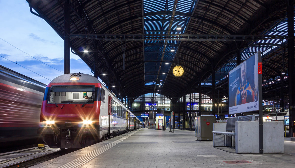 Am Abend des 23.5.2018 steht IC61 auf dem Weg nach Bern im Bahnhof Basel SBB
