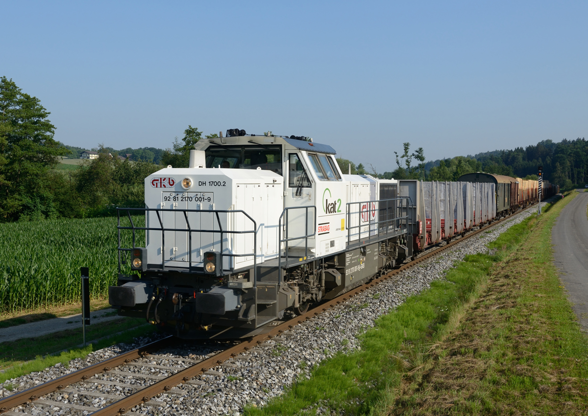 Am Frühen Morgen des 03. Junis war die GKB DH 1700.2 mit dem VG 71383 von Graz-Köflacherbahnhof nach Wies-Eibiswald unterwegs, und wurde von mir im Oisnitzgraben fotografiert.