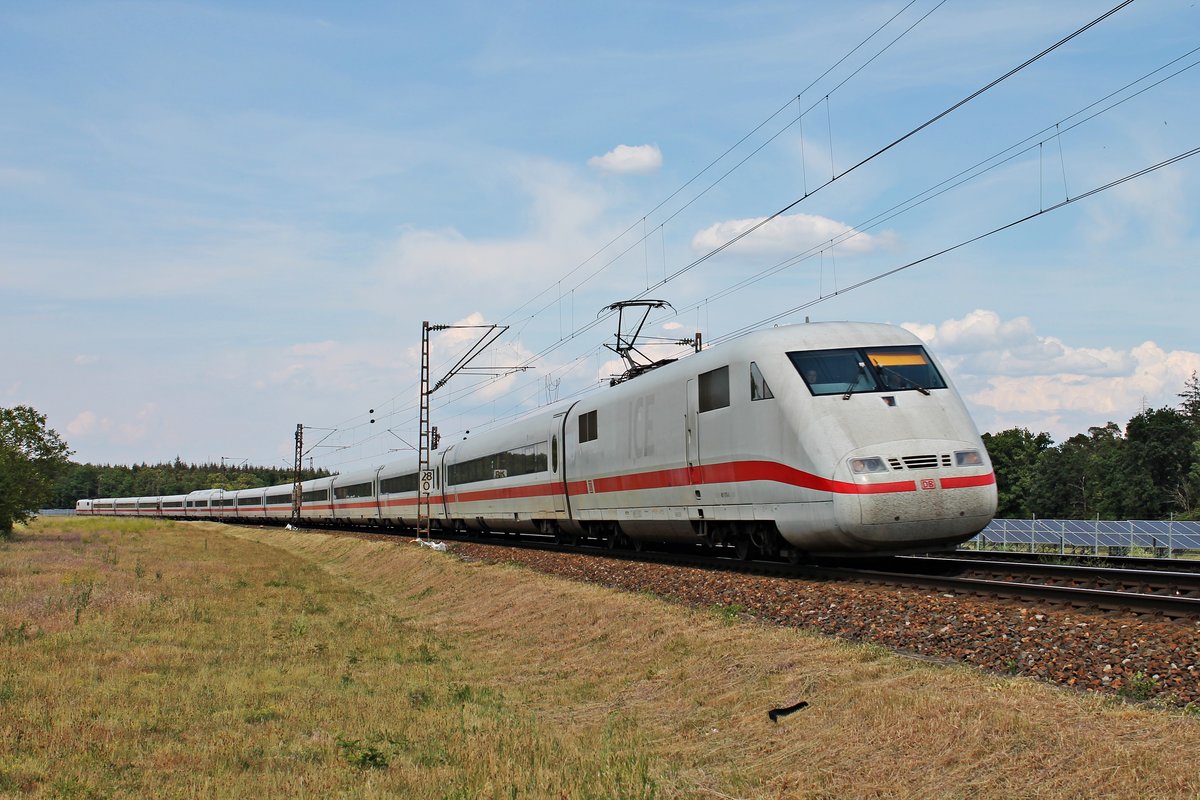 Am frühen Nachmittag des 03.06.2020 fuhr 401 076-5/401 589-7  Interlaken  als ICE 371 (Berlin Ostbahnhof - Interlaken Ost) zwischen Neulußheim und Waghäusel über die KBS 700 in Richtung Graben-Neudorf/Kalrsruhe.
