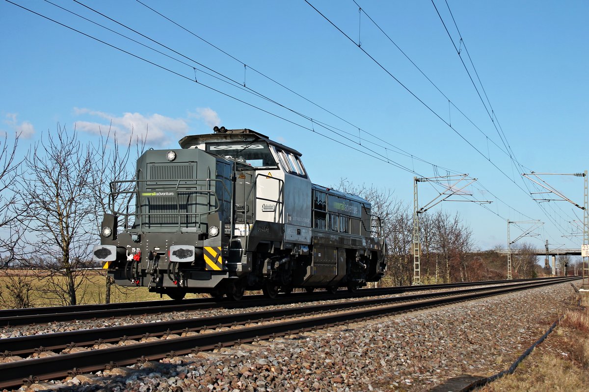 Am frühen Nachmittag des 20.01.2020 fuhr RADVE 4185 011-1 als Lokzug nach Basel Bad Bf bei Hügelheim über die Rheintalbahn in Richtung Süden. Am nächsten Tag überführte die Vossloh DE18 einen englischen Triebzug von Stadler nach Saarbrücken Rbf.