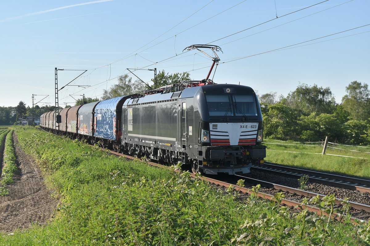 Am heutigen Abend kam die 193 623 mit einem Planwagenzug bei Kaarst Broicherseite gen Neuss Weißenberg gefahren. 13.5.2019