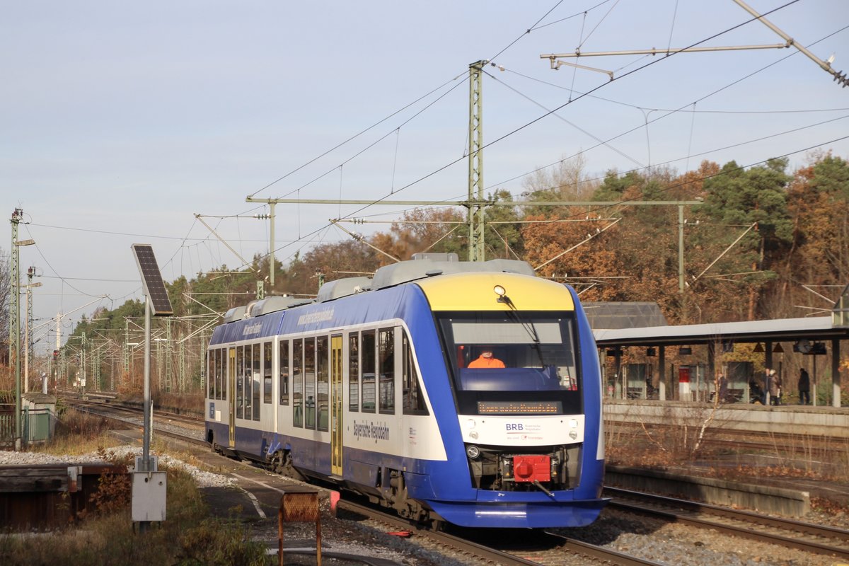 Am heutigen Tage, dem 22.11.2017, kam äußerst überraschend ein 648 der Bayerischen Regiobahn auf dem Weg nach Augsburg durch Reichelsdorf.