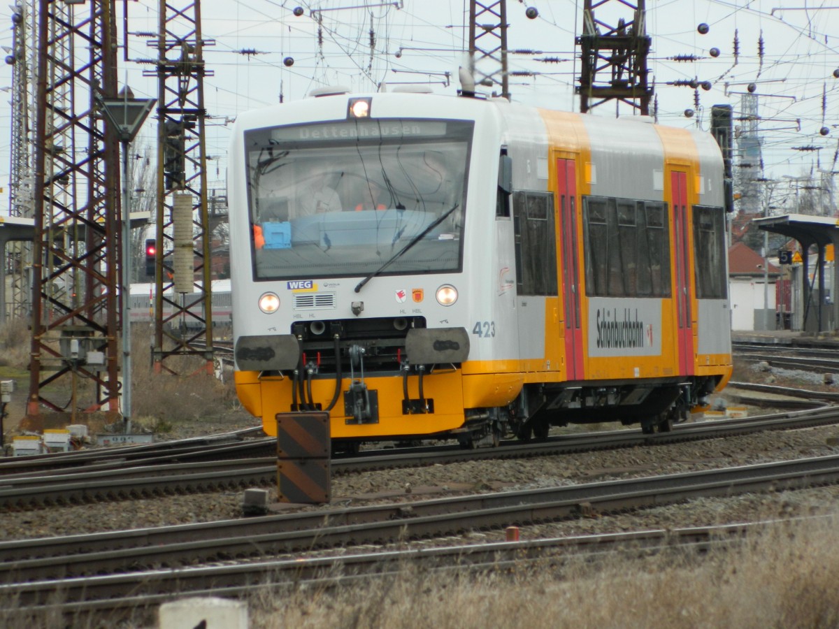 Am Mittag des 13.02.2014 wurde der VT WEG423 (Stadler Regio-Shuttle 1) der Schönbuchbahn in Großkorbetha (Sachsen-Anhalt) gesehen. Der Zielanzeiger wirft die Frage auf, ob sich der Triebfahrzeugführer etwa verfahren hat?