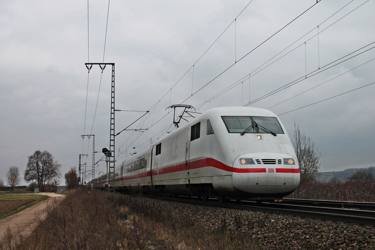 Am Mittag des 19.02.2018 401 061-7  Babra  in Richtung Schweiz unterwegs, als dieser nördlich von Müllheim (Baden) durchs Markgräflerland fuhr.