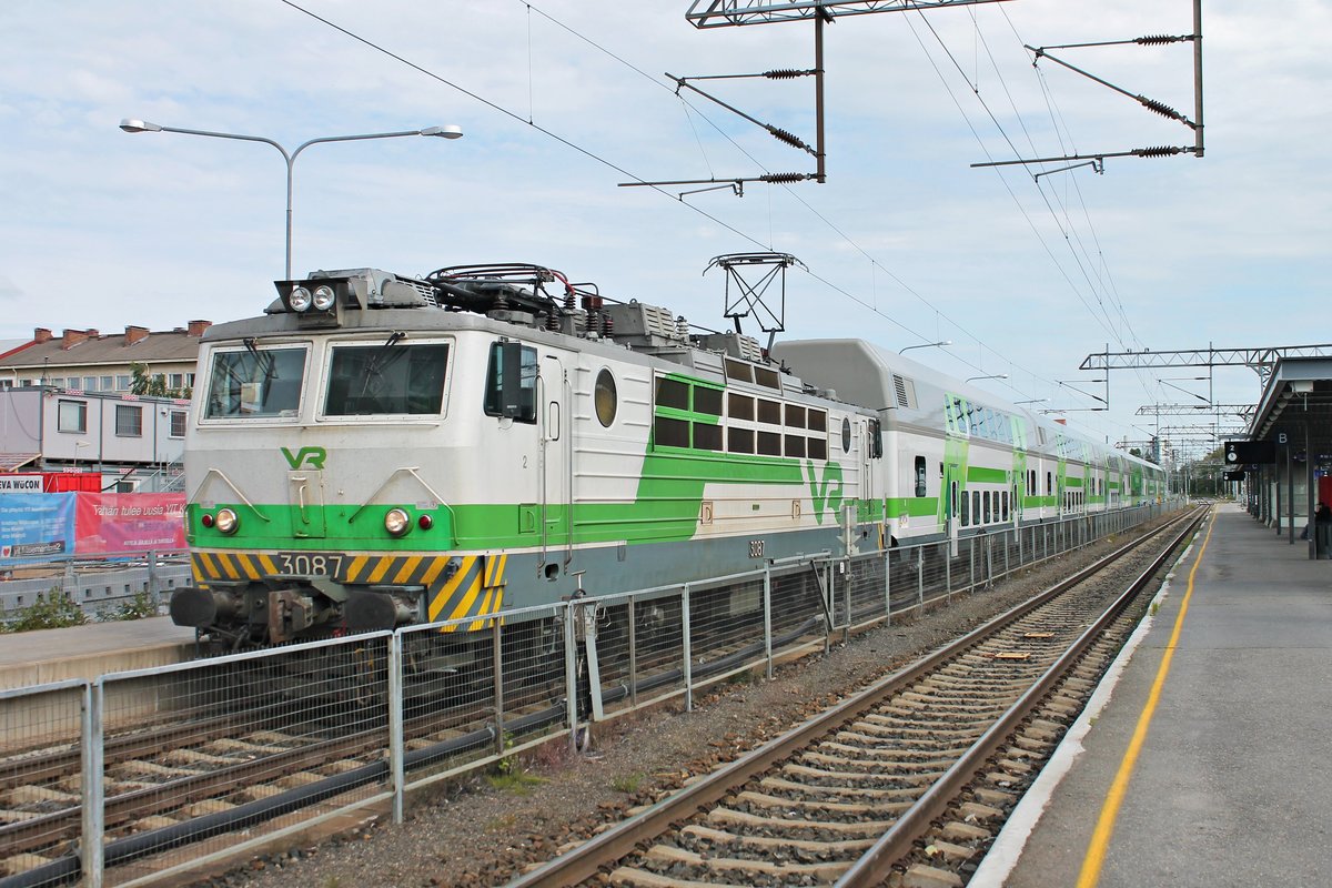 Am Morgen des 09.07.2019 stand Sr1 3087 mit dem IC 70 (Oulu - Helsinki) auf Gleis 1 im Startbahnhof und wartete auf die Ausfahrt.