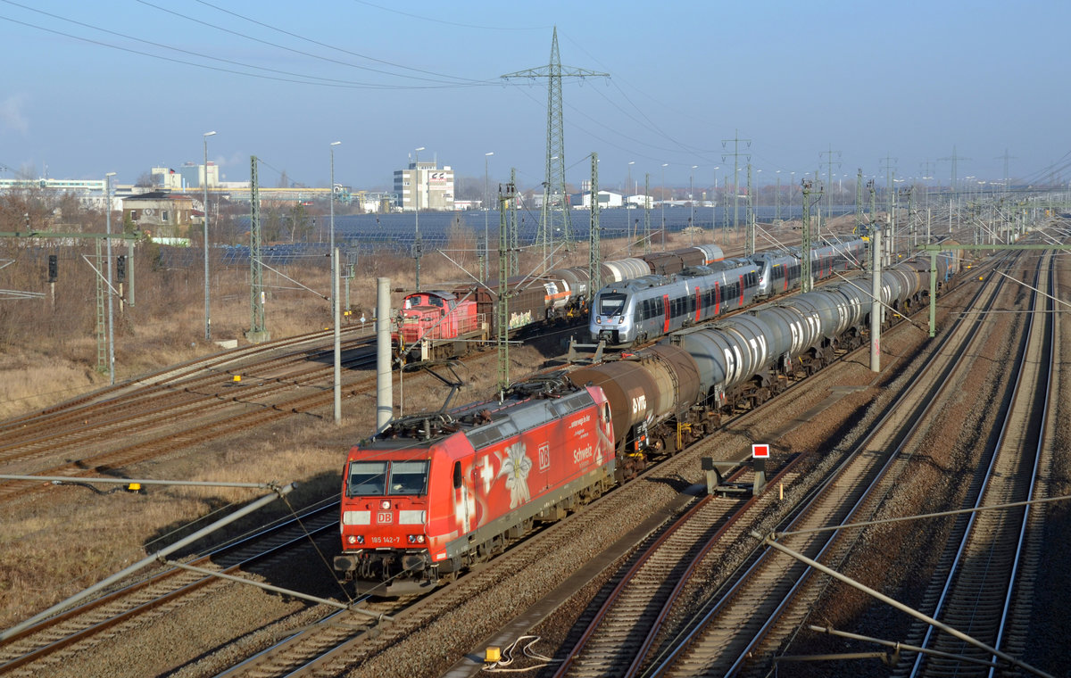 Am Morgen des 16.02.17 schleppte das Edelweiss 185 142 einen Kesselwagenzug durch Bitterfeld Richtung Leipzig.