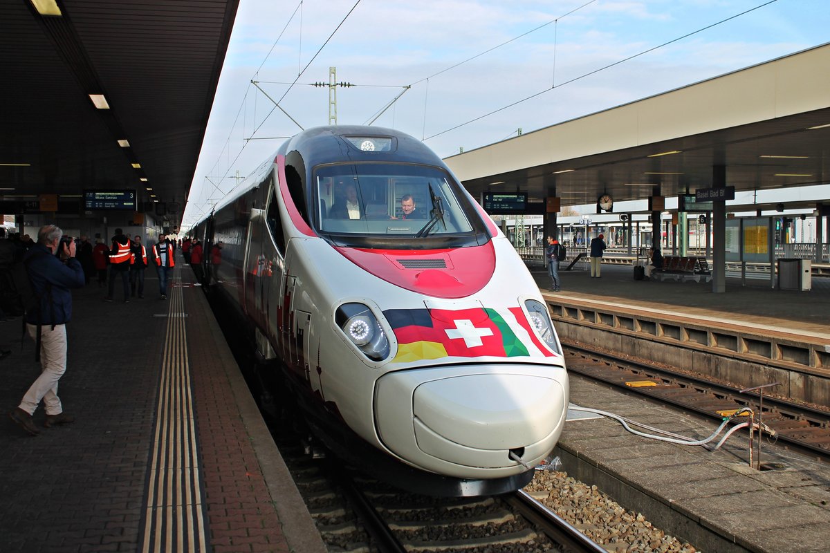 Am Morgen des 17.11.2017 stand RABe 503 022  Johann Wolfgang von Goethe , zur Präsentation der neuen Direktverbindung Frankfurt - Mailand, auf Gleis 3 im Badischen Bahnhof von Basel.