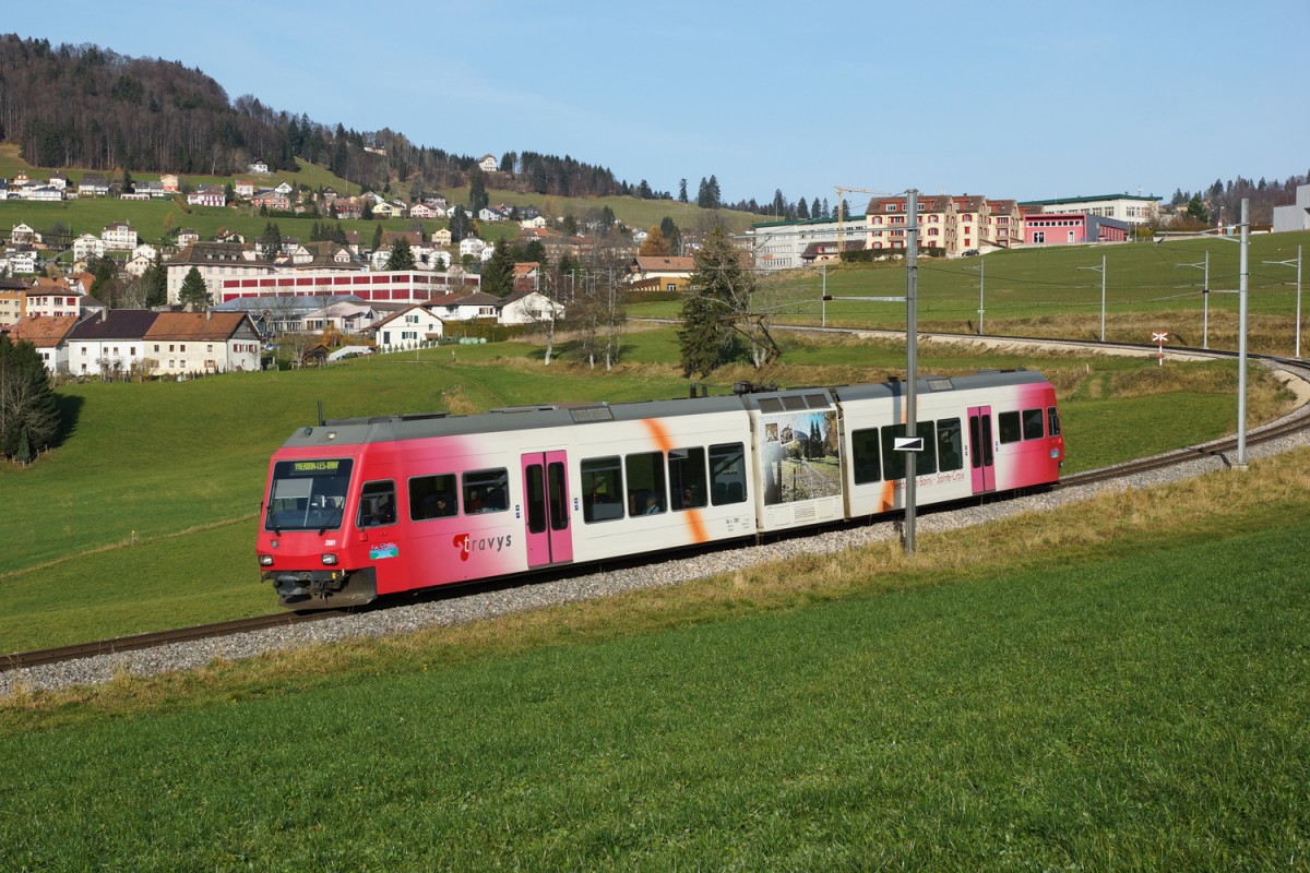 Am Morgen des 23.11.2014 verlässt der Be 2/6 2001 als R 14 nach Yverdon-les-Bains Ste-Croix.