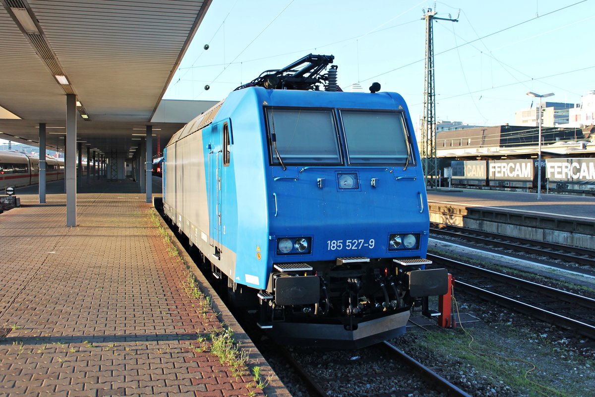 Am Morgen des 28.06.2018 stand ATLU 185 527-9 auf Gleis 96 im Badischen Bahnhof von Basel und wartete darauf zum neuen Mieter (SRT - Swiss Rail Traffic AG) überführt zu werden.