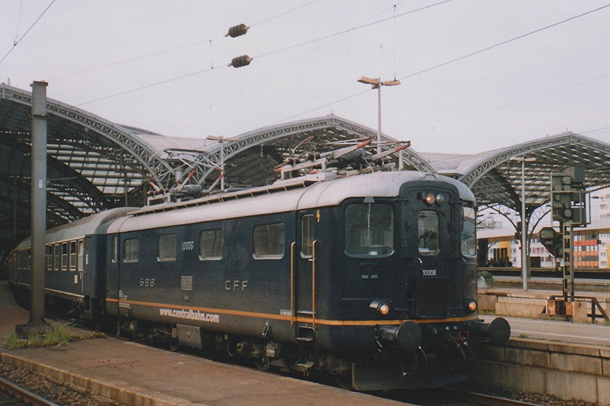 Am Nachmittag von 21 Mai 2005 steht CentralBahn 10008 mit der Herzerather Sonderzug in Köln Hbf.