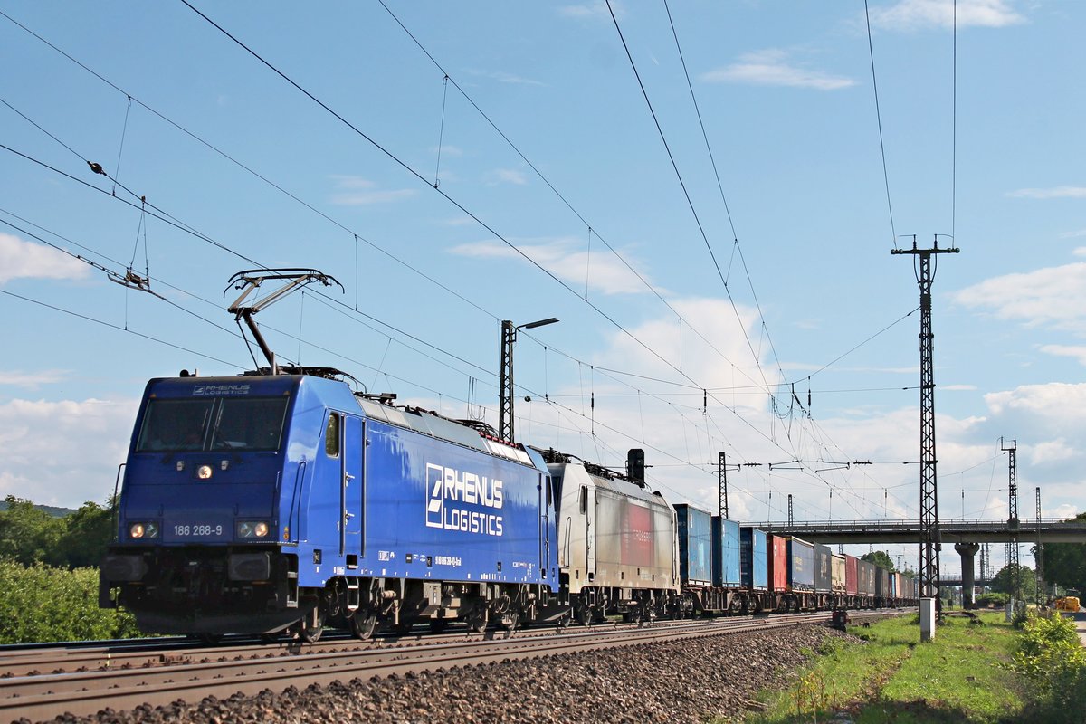 Am Nachmittag des 01.06.2018 fuhr RRL/XRAIL 186 268-9 zusammen mit der defekten Maquarie/XRAIL 186-150 als Wagenlok und einem  GTS -Containerzug aus Piacenza nördlich von Müllheim (Baden) über die Rheintalbahn durchs Markgräflerland in RIchtung Norden.