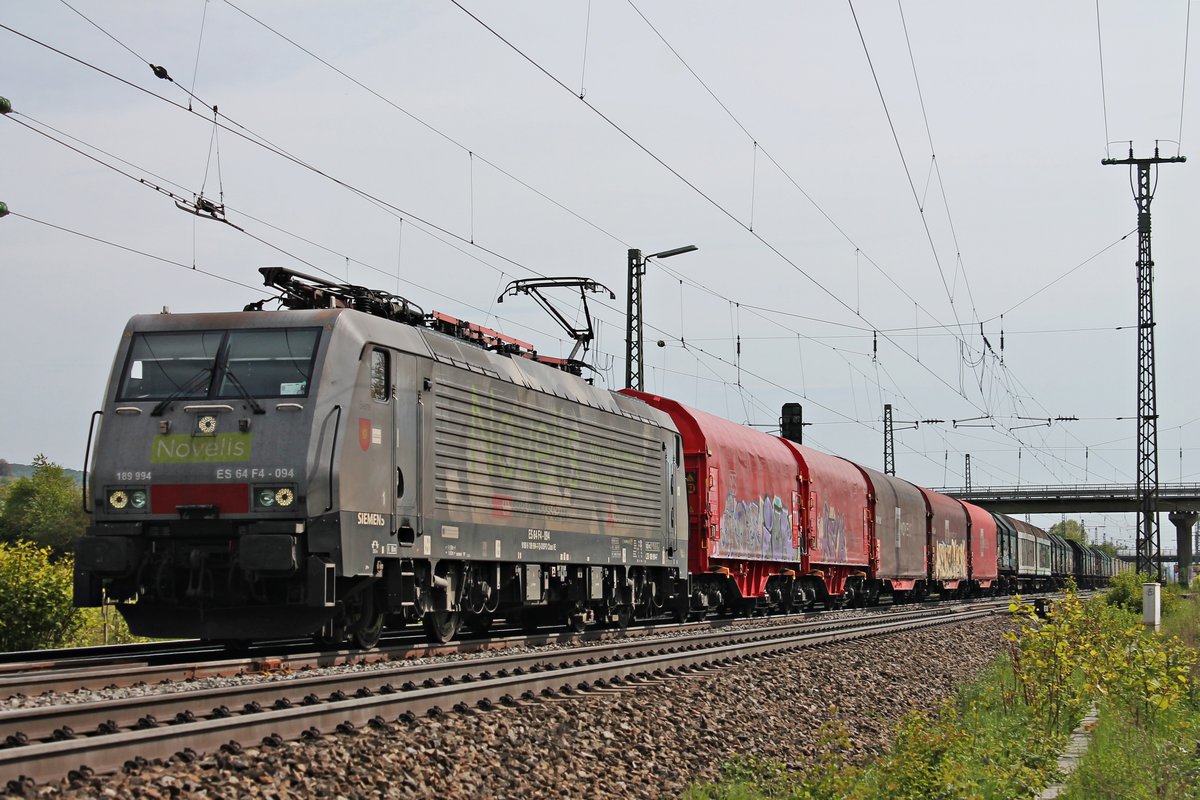 Am Nachmittag des 07.05.2019 fuhr MRCE/SBBC ES 64 F4-094 (189 994-7)  Novelis/Sierre  mit dem DGS 48620 ( Sierre  - Muttenz - Göttingen Gbf) durch die Überholgleise vom Bahnhof Müllheim (Baden) in Richtung Freiburg (Breisgau).