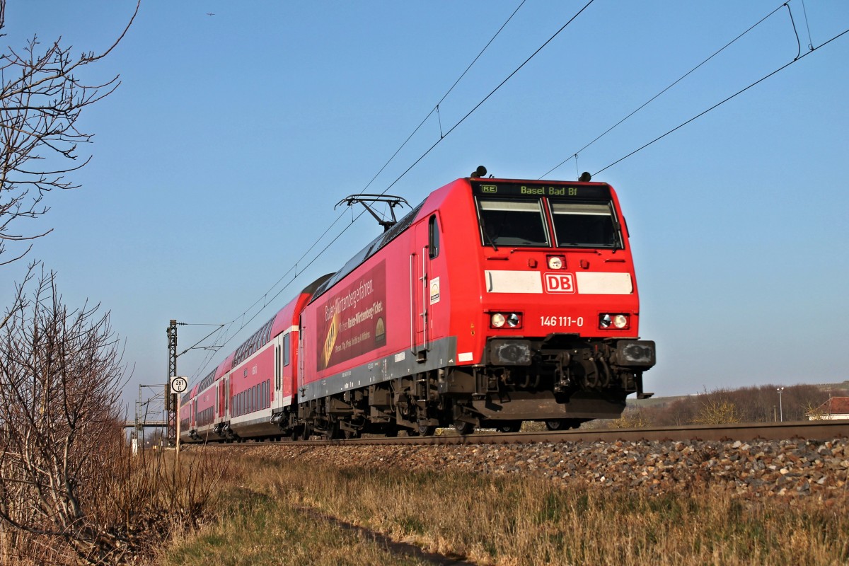 Am Nachmittag des 08.03.2014 fuhr 146 111-0 als RE nach Basel Bad Bf, als sie kurz vor dem nächsten Zwischenhalt in Müllheim (Baden) ist.
