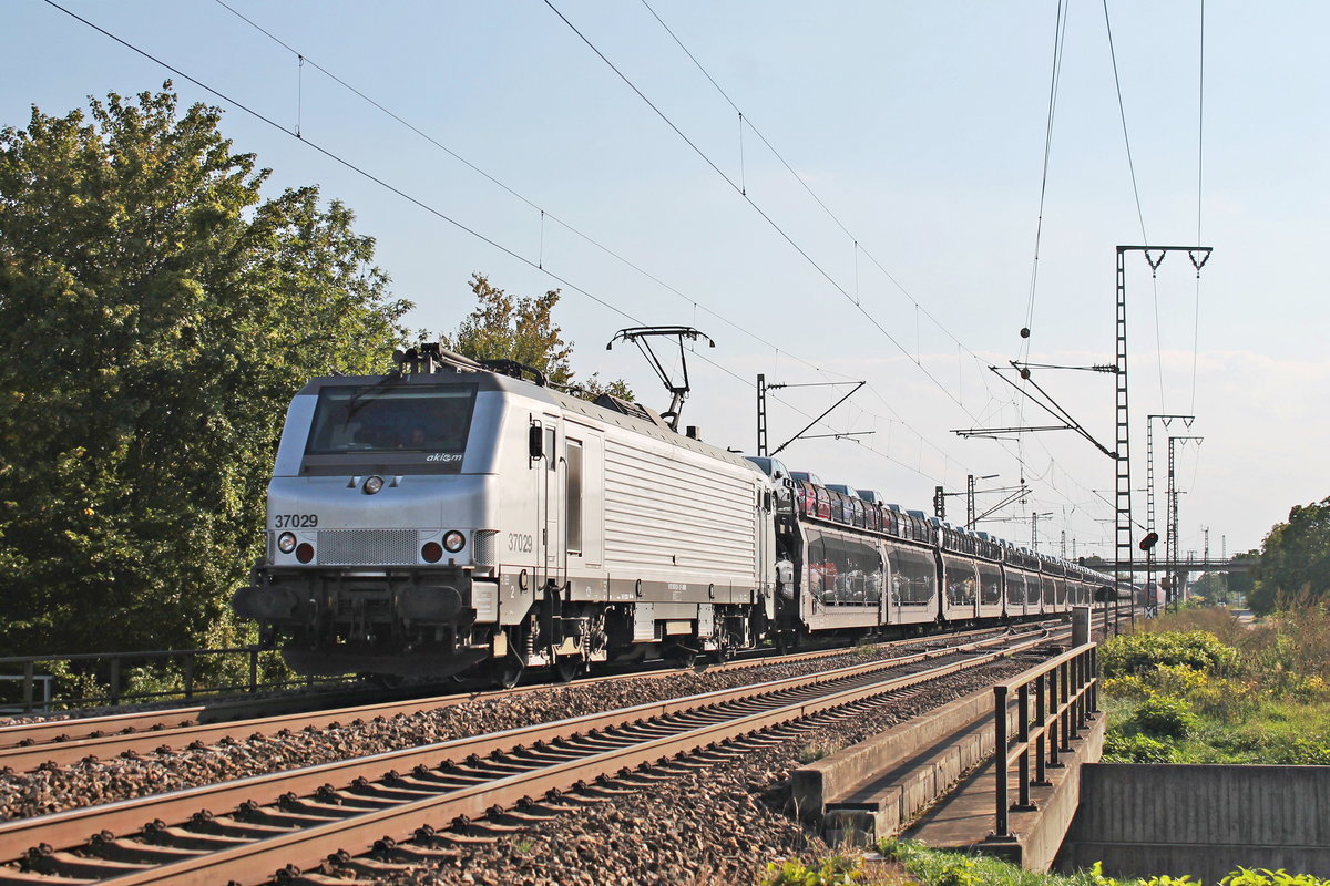 Am Nachmittag des 12.09.2018 fuhr AKIEM/CTD BB 37029 mit ihrem  Peugeot -Autotransportzug (Mulhouse - Trnava) nördlich von Müllheim (Baden) über die KBS 703 in Richtung Freiburg (Breisgau).