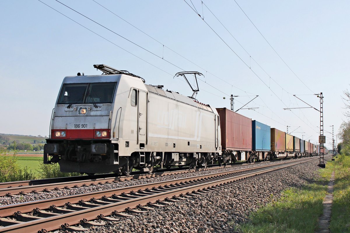 Am Nachmittag des 16.04.2020 fuhr Maquarie/BLSC/TXL 186 901 mit ihrem DGS 41032 (Busto Arsizio - Krefeld Uerdingen) nördlich von Hügelheim über die Rheintalbahn durchs Markgräflerland in Richtung Freiburg (Breisgau).