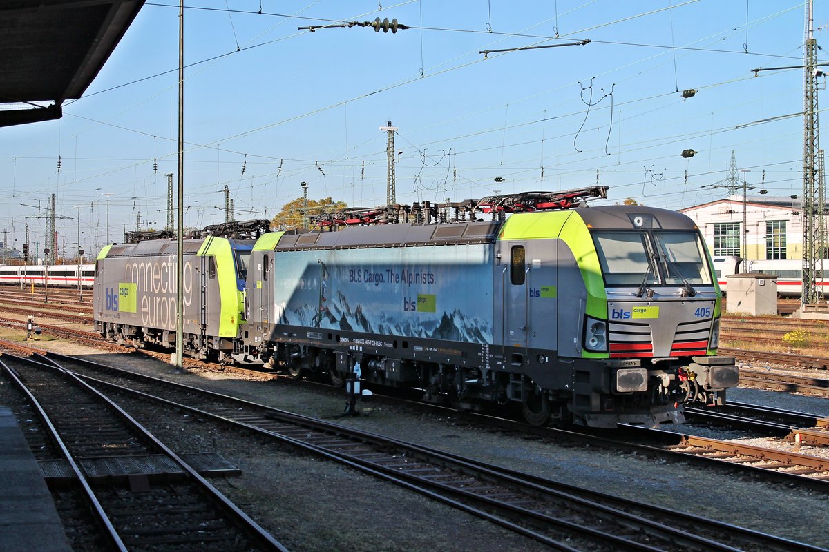 Am Nachmittag des 18.10.2017 steht Re 475 405 zusammen mit Re 485 015-2 abgestellt im BLSC-Abstellbereich im Badischen Bahnhof von Basel und warteten dort auf ihren nächsten Einsatz.