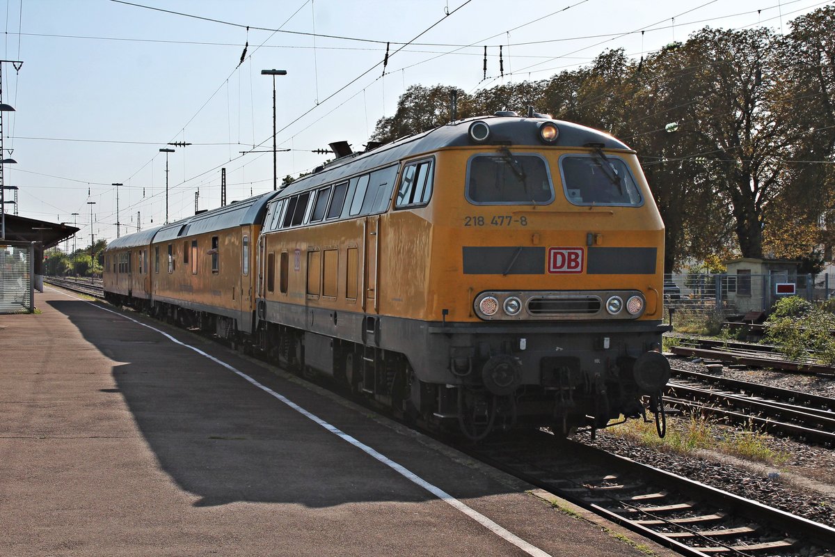 Am Nachmittag des 19.09.2019 stand 218 477-8  Else  zusammen mit ihrem Messzug am Bahnsteig auf Gleis 5 im Bahnhof von Müllheim (Baden) und wartete darauf in Richtung Freiburg (Breisgau) zu fahren.