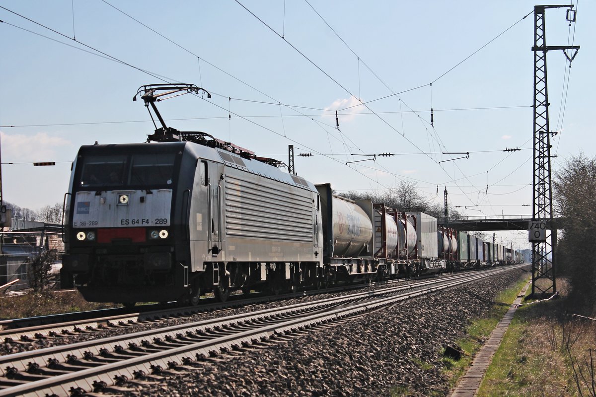Am Nachmittag des 20.03.2019 fuhr MRCE/SBBCI ES 64 F4-289 (189 289-2) mit einem Containerzug nach Rotterdam, als sie südlich des Hp. Auggen durchs Markgräflerland gen Freiburg (Breisgau) fuhr.