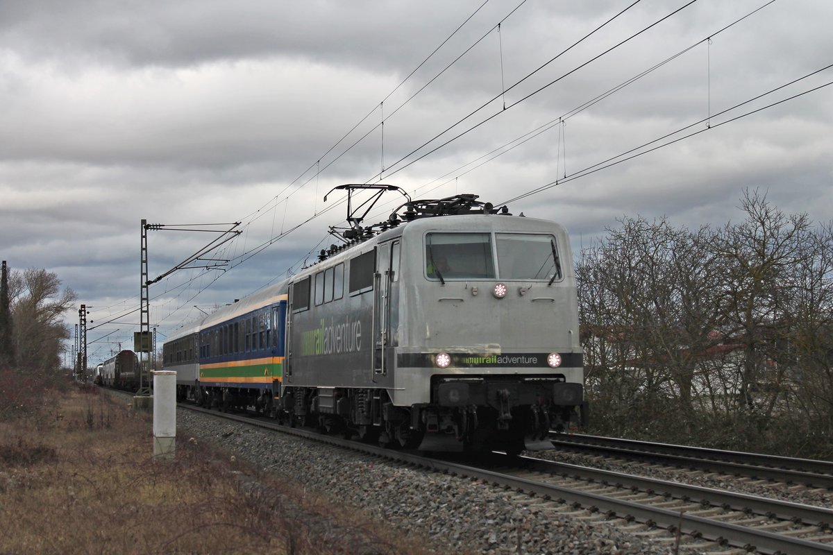 Am Nachmittag des 27.01.2019 brachte RADVE 111 215-0 zwei Heros-Wagen, drei neue Wagen für einen SBB Twindexx, 193 829 und einen Speisewagen für Aserbaidschan an die Schweizer Grenze/ in die Schweiz, als sie bei Buggingen durchs Rheintal gen Basel fuhr.