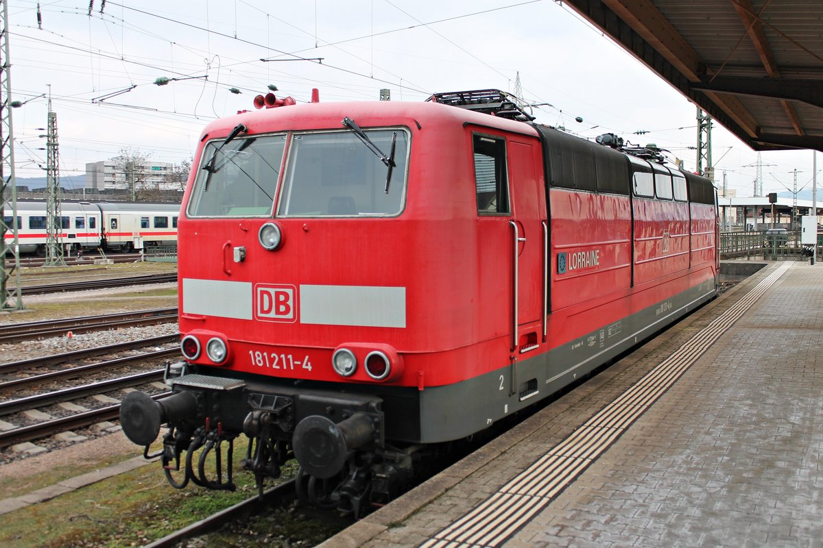 Am Nachmittag des 27.02.2018 stand 181 211-4  Lorraine  abgestellt auf Gleis 99 im Badischen Bahnhof von Basel und wartete dort auf ihren nächsten Einsatz. Zuvor brachte sie einen Pbz aus Frankfurt (Main) in die Schweiz.