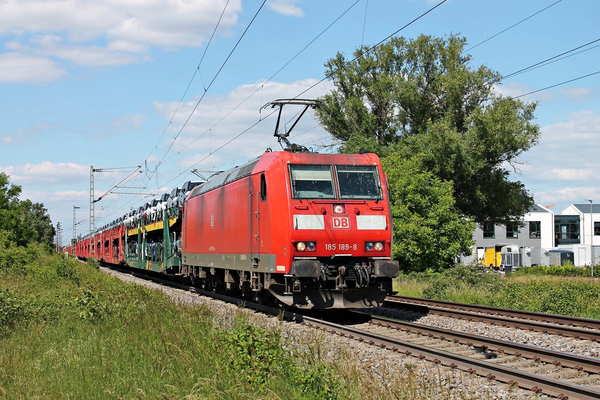 Am Nachmittag des 29.05.2020 fuhr 185 189-8 mit dem GA 47049 (Zeebrugge Bundel Zwankendamme - Zofingen), welchen sie von Mannheim Rbf bis Basel SBB RB bespannte, über die Rheintalbahn durchs Industriegebiet von Buggingen in Richtung Schweiz.
