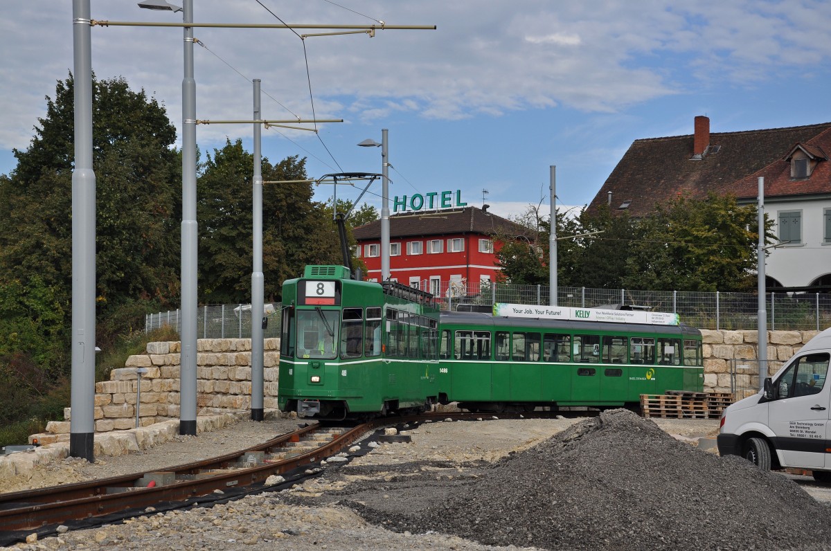 Am Nachmittag des 29.09.2014 wird dem Be 4/4 489 noch der B 1486 S angehängt. Auf dieser Aufnahme wendet der Zug in der Schlaufe bei der Endstation in Weil am Rhein.