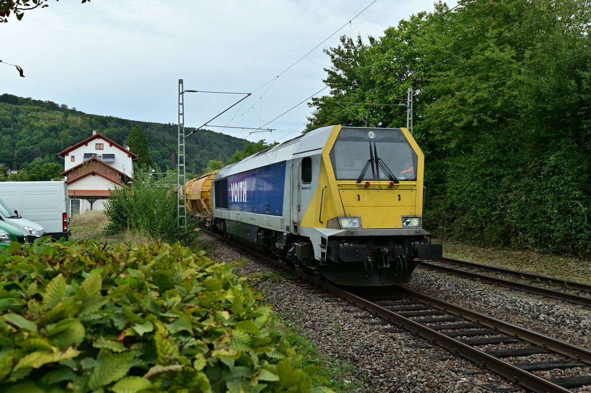 Am Nachmittag gegen 16:00 Uhr ist mir die Stock 264 003-5 mit einen kurzen Josera-Futtermittelzug vor die Linse geraten am Dienstag den 16.9.2022