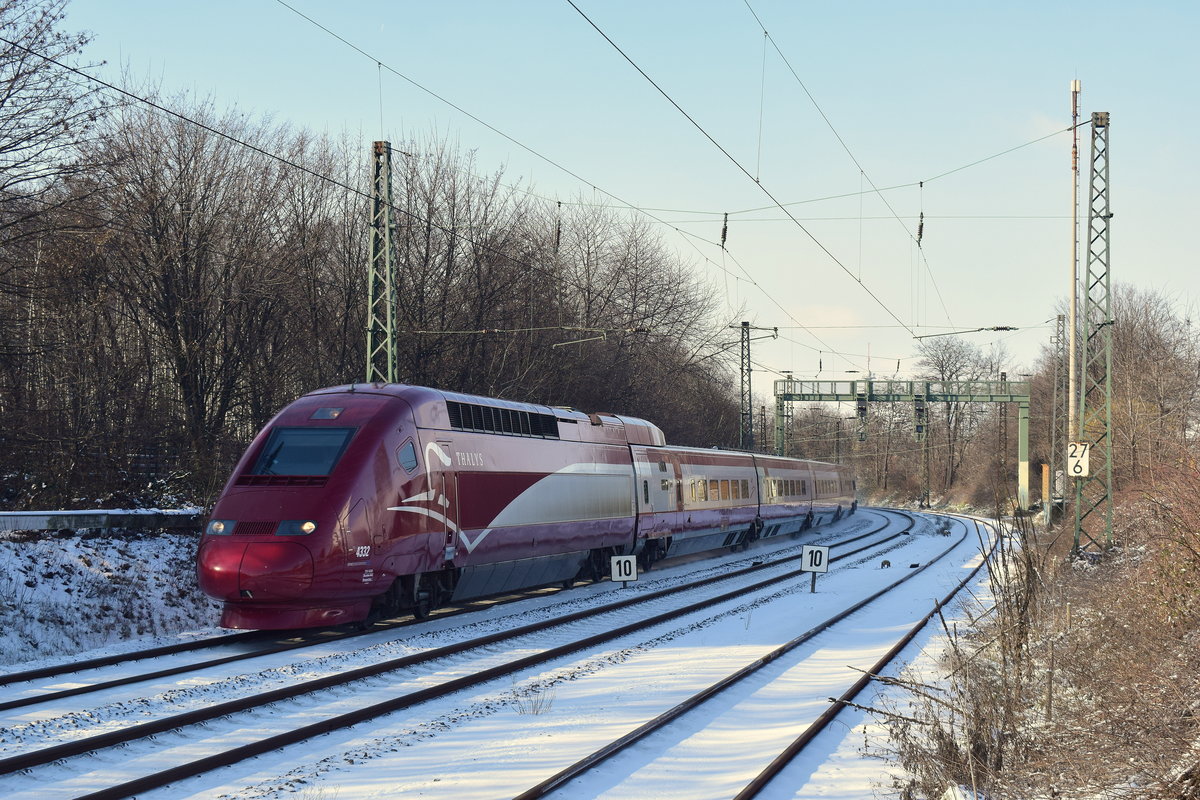 Am Nachmittag kam der Thalys 4332 als Umleiter durch Erftwerk gen Köln gefahren.

Grevenbroich 09.02.2021