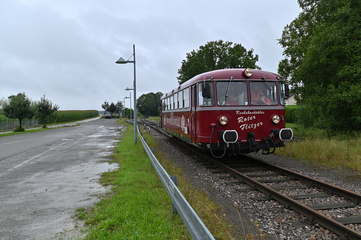 Am Sonntag den 29.8.2021 ist der Rote Flitzer auf der letzten Fahrt des Tages in Siegelsbach wo er nach kurzem Halt gen Hffenhardt auf machte.